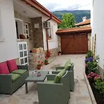 Maria / мария / Gaestehaus Maria Karlovo